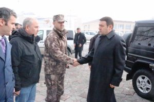 Sakık'ın yerine atanan kayyum g&ouml;reve başladı