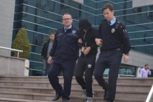 Bursa'da villaya giren hırsız kovalamacanın ardından yakalandı