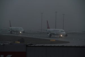 İstanbul'da hava ulaşımına sis engeli