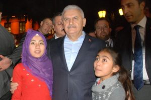 Başbakan vatandaşlarla &ouml;z&ccedil;ekim yaptı