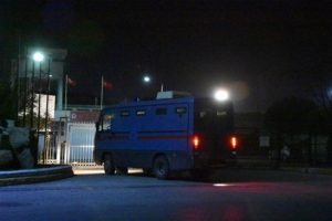 Cezaevinde yangın &ccedil;ıktı! Melih G&ouml;k&ccedil;ek uyardı