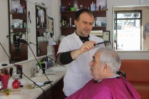 Bursa'da k&uuml;&ccedil;&uuml;k esnaf can suyu kredisine kavuştu