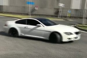Trafik magandası drift i&ccedil;in yolu kapattı