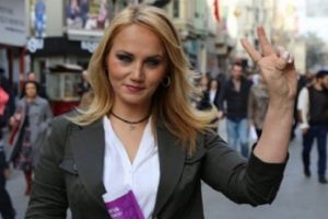 HDP'li Pınar Aydınlar'a hapis cezası verildi