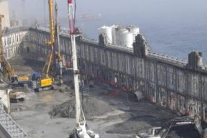 İstanbul'da Tarihi Paket Postahanesi de yıkıldı