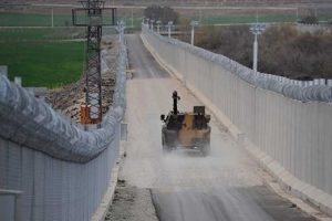 Suriye sınırından ka&ccedil;ak ge&ccedil;işler y&uuml;zde 45 azaldı