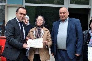 Bursa'da kadın &ccedil;ift&ccedil;ilerin sertifika sevinci