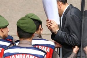 Hakimin sorusu darbeci askeri dondurdu