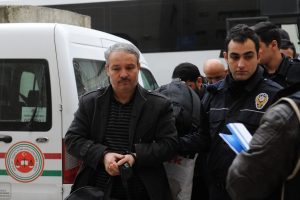 Bursa'da eski m&uuml;ft&uuml;l&uuml;k &ccedil;alışanı 13 FET&Ouml; ş&uuml;phelisi adliyeye sevk edildi