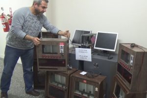 Bursa'da sigaramatikte kumara polis baskını