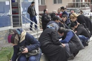 Balıkesir'de iş izdihamı!