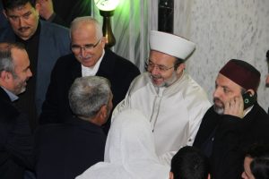 G&ouml;rmez, vatandaşlarla sabah namazında buluştu