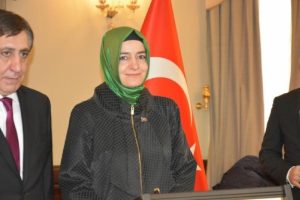 Bakan Kaya Bursa'da a&ccedil;ıkladı: Bin 500 kişilik istihdam