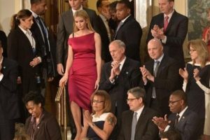 Ivanka Trump'a 3 bin dolarlık 'uygunsuz kıyafet' eleştirisi