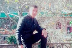 Eşini &uuml;t&uuml; kablosuyla boğarak &ouml;ld&uuml;rd&uuml;, 74 g&uuml;n sonra yakalandı
