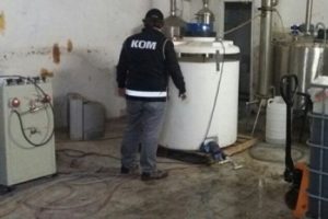 Bin litre sahte i&ccedil;ki ele ge&ccedil;irildi