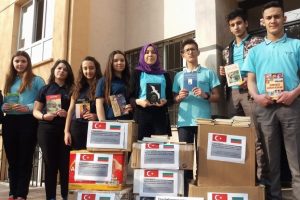 Bursalı &ouml;ğrenciler Bulgaristan'a k&uuml;t&uuml;phane kuruyor