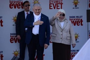 Başbakan'ın helikopteri pisti &uuml;&ccedil; kez pas ge&ccedil;ti
