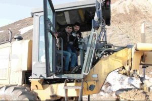 Varto- Muş karayoluna heyelan geldi