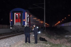 Suriyeli kadın trenin altında can verdi