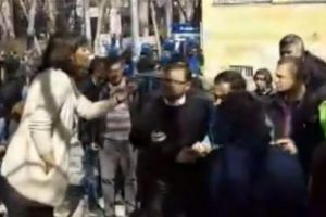 Ankara &Uuml;niversitesi'nde polis m&uuml;dahalesi! &Ccedil;ok sayıda g&ouml;zaltı