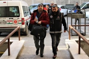 Bursa'da FET&Ouml;'c&uuml; 3 sohbet imamı tutuklandı