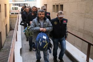 Bursa'da polislere FET&Ouml; operasyonunda 17 tutuklama