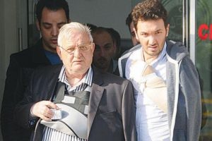 Eski vekilin ailesi katledilmişti! 4 sanıktan 3'&uuml;ne m&uuml;ebbet verildi