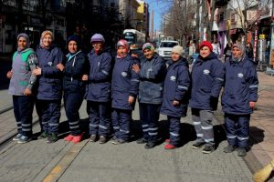 Sokakların emek&ccedil;i kadınları Kadınlar G&uuml;n&uuml;ne &ccedil;alışıyor