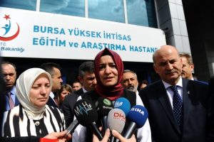 Bakan Kaya Bursa'da konuştu: "Kadınlar G&uuml;n&uuml;'n&uuml; buruk şekilde kutluyoruz"