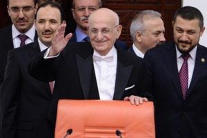 Kahraman 3 ay sonra yeniden Meclis'te