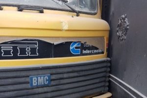 Duvar ile kamyon arasında kalan şof&ouml;r feci şekilde can verdi