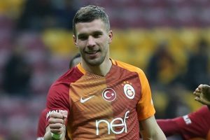 Galatasaray'da Podolski'ye sert uyarı