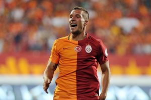 Galatasaraylı Podolski Atak&ouml;y Marina'da saldırıya uğradı!
