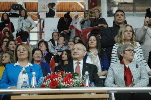 Kılı&ccedil;daroğlu Sakarya'da kadınlarla buluştu