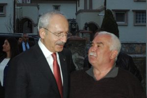 Kılı&ccedil;daroğlu'ndan eski İl Başkanının ailesine başsağlığı ziyareti