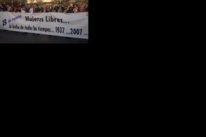 Madrid'de 10 bin kişi kadınlar i&ccedil;in y&uuml;r&uuml;d&uuml;