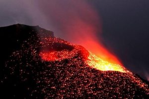 Alaska'daki Bogoslof yanardağı tekrar faaliyete ge&ccedil;ti