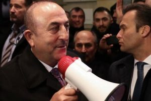 &Ccedil;avuşoğlu: "Nazi benzetmesi kişiye değil..."