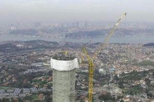 Zirveye 165 metre kaldı! 300 kişi &ccedil;alışıyor