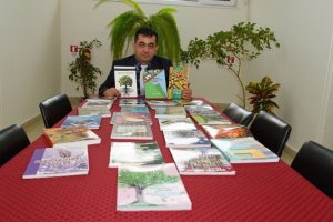 Kitaplara aşık bir ormancı 11 yılda 25 kitap yazdı