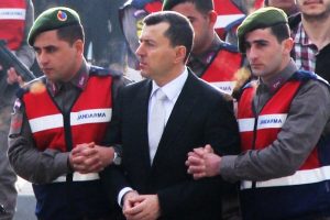 Eski Başyaverden darbe girişimi gecesi 'tatbikat' paylaşımı
