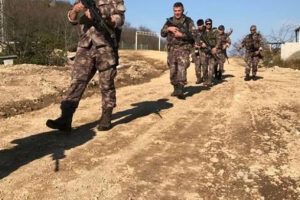 "Ejder Timi" Karadeniz'de didik didik ter&ouml;rist arıyor