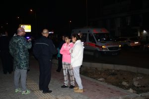 Bursa'da 11. katta &ccedil;ıkan yangın b&uuml;y&uuml;meden s&ouml;nd&uuml;r&uuml;ld&uuml;