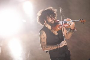 Şanlıurfa k&ouml;kenli Malikian'dan m&uuml;zik ziyafeti