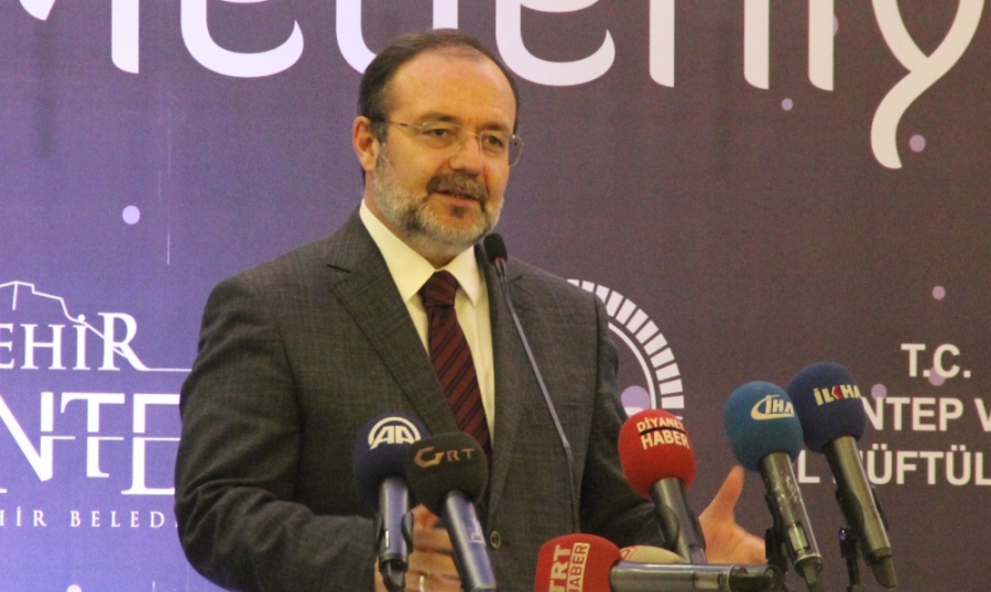 G&ouml;rmez'den 'yeni dini s&ouml;ylemler' uyarısı