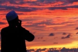 Sosyal medyada ezan yasağına tepkiler &ccedil;ığ gibi b&uuml;y&uuml;yor