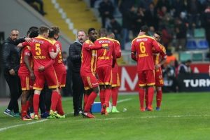 Kayserispor, Beşiktaş'tan &ccedil;ekinmiyor