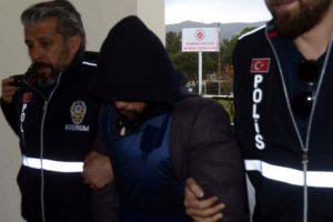 Eski eşini &ouml;ld&uuml;ren ş&uuml;pheli tutuklandı
