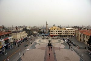 Kilis'te kum fırtınası, Adana'da &ccedil;amur yağmuru